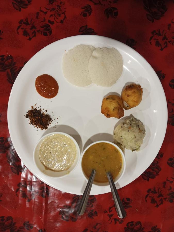 Alexa Home Stay Tirupati Eksteriør billede